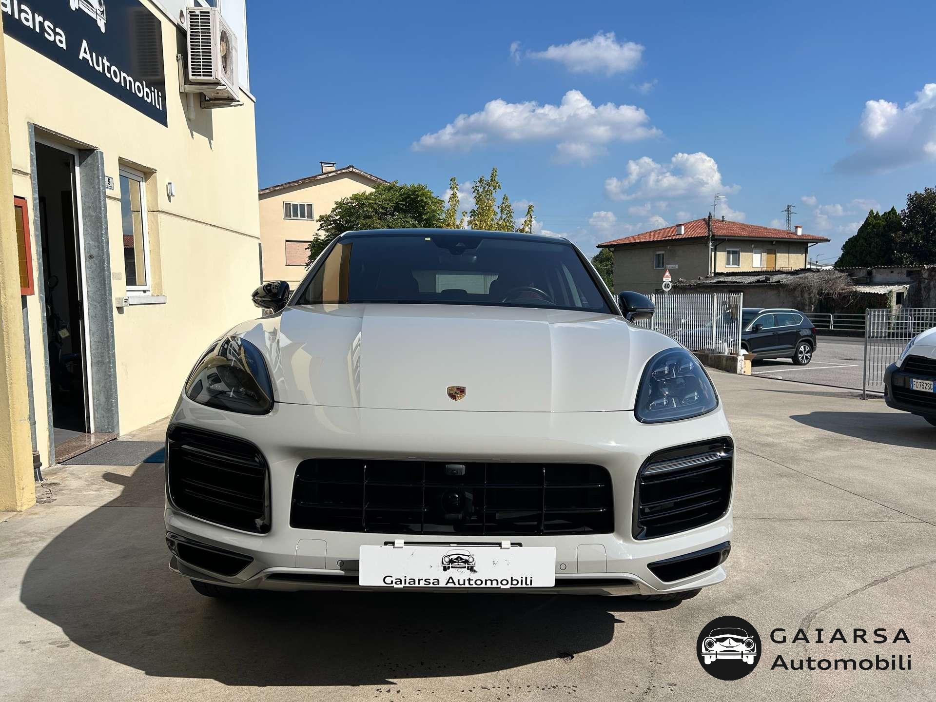 Porsche Cayenne  Cayenne Coupe 3.0 e-hybrid tip