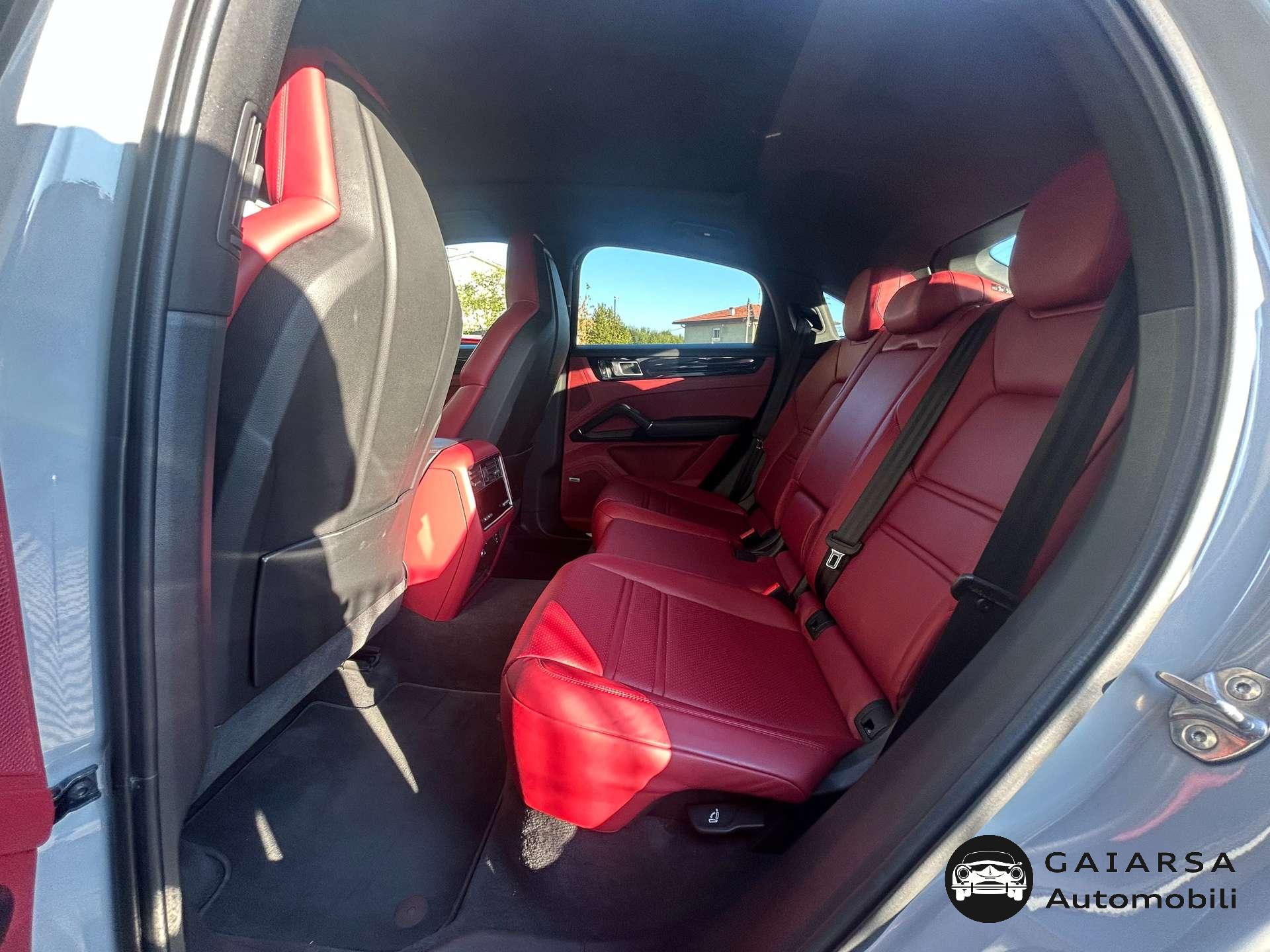 Porsche Cayenne  Cayenne Coupe 3.0 e-hybrid tip