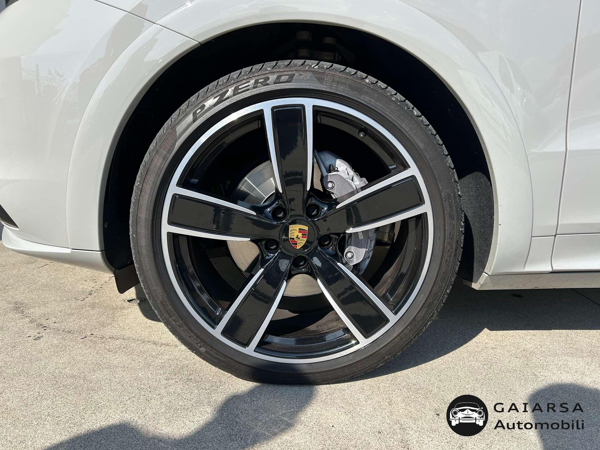 Porsche Cayenne  Cayenne Coupe 3.0 e-hybrid tip