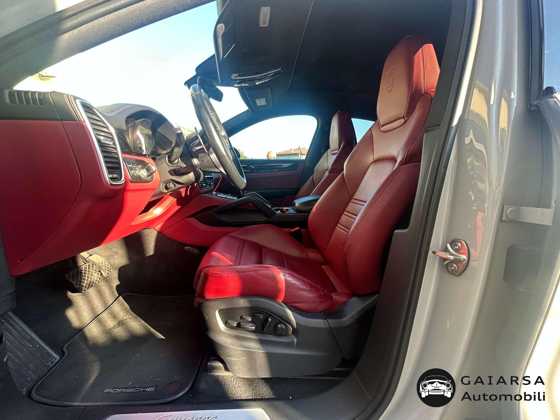 Porsche Cayenne  Cayenne Coupe 3.0 e-hybrid tip