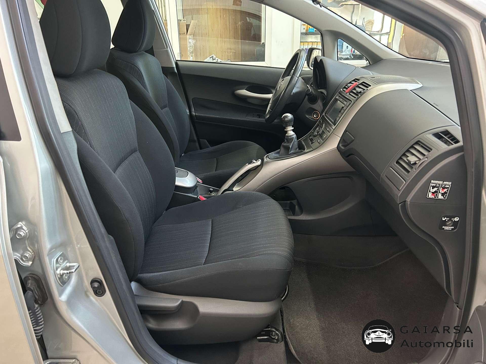 Toyota Auris  Auris 5p 1.3 dual Sol