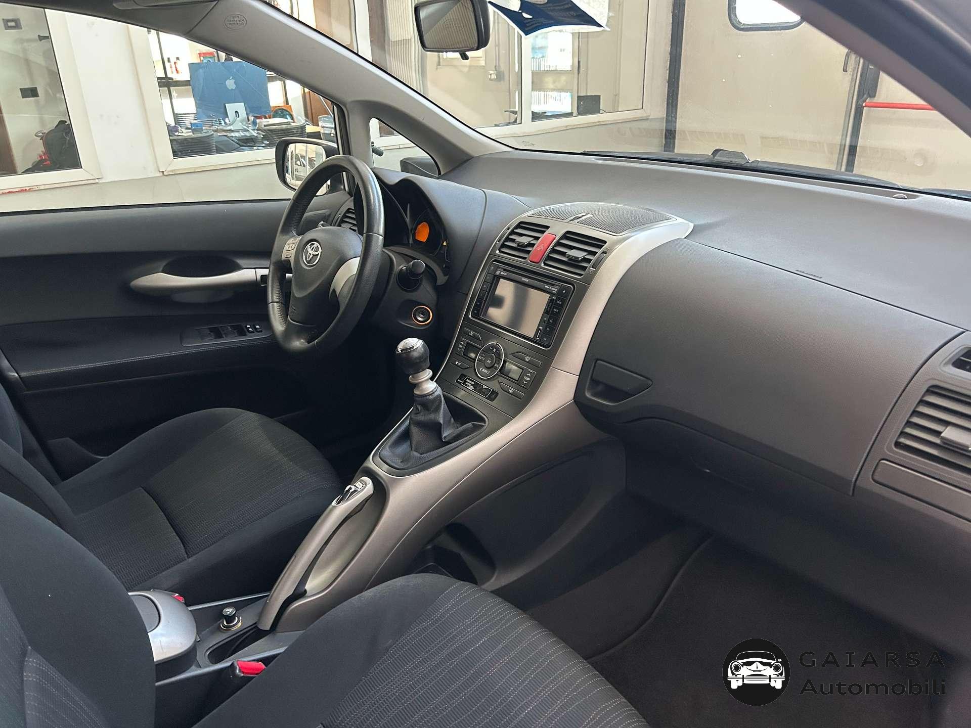 Toyota Auris  Auris 5p 1.3 dual Sol