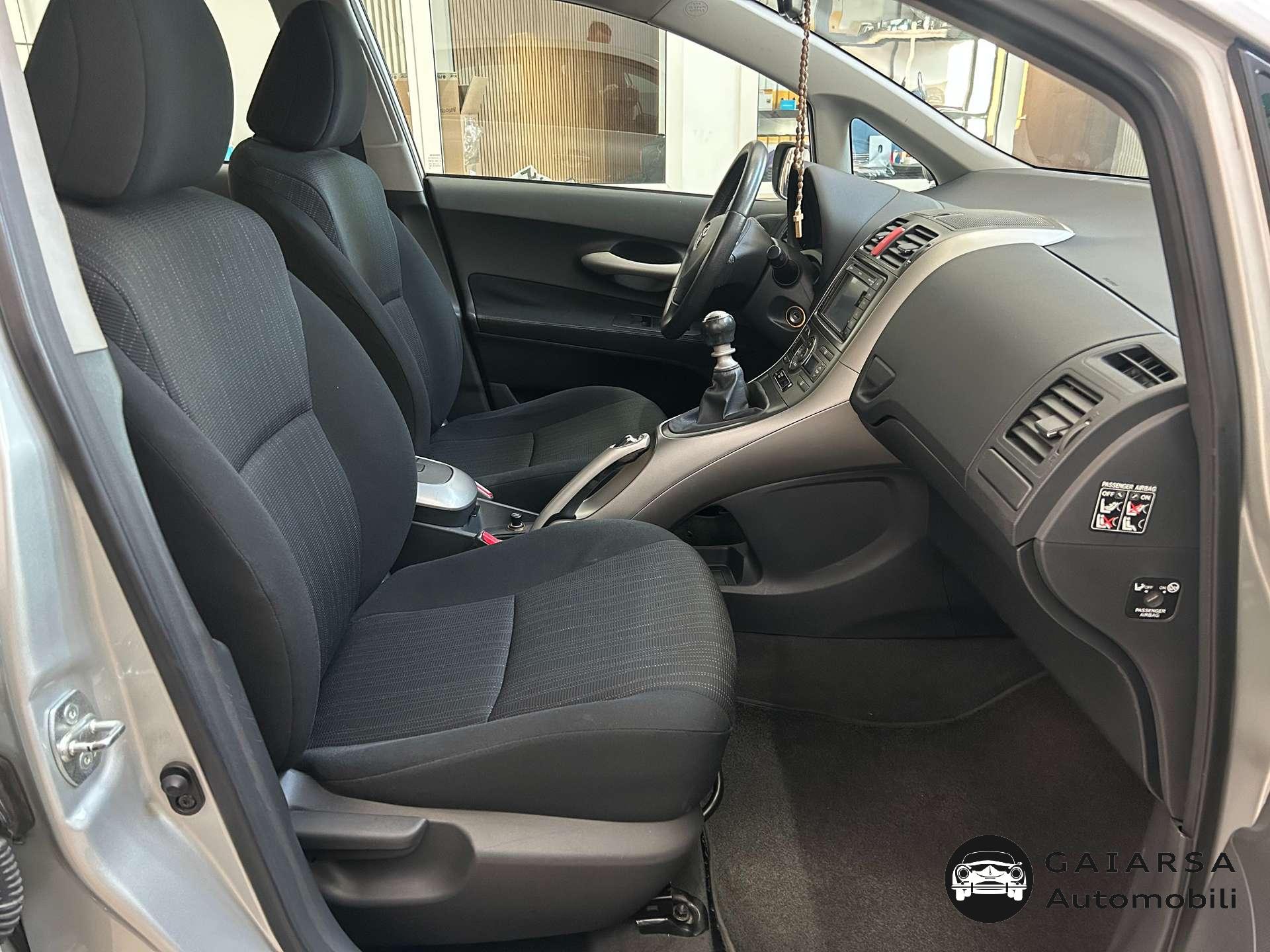 Toyota Auris  Auris 5p 1.3 dual Sol