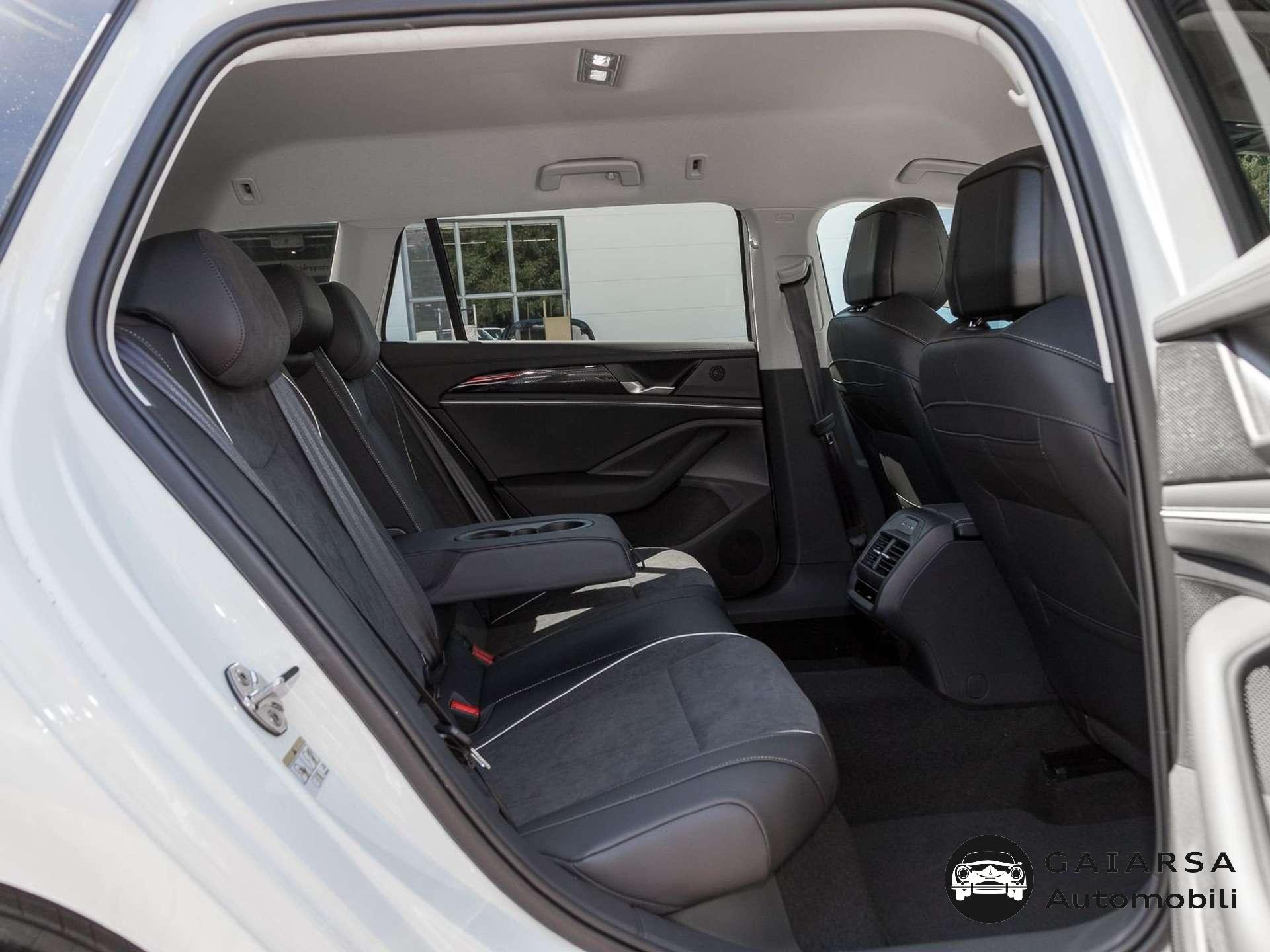 Volkswagen Passat  Passat Variant 1.5 tsi ehybrid Business 204cv dsg