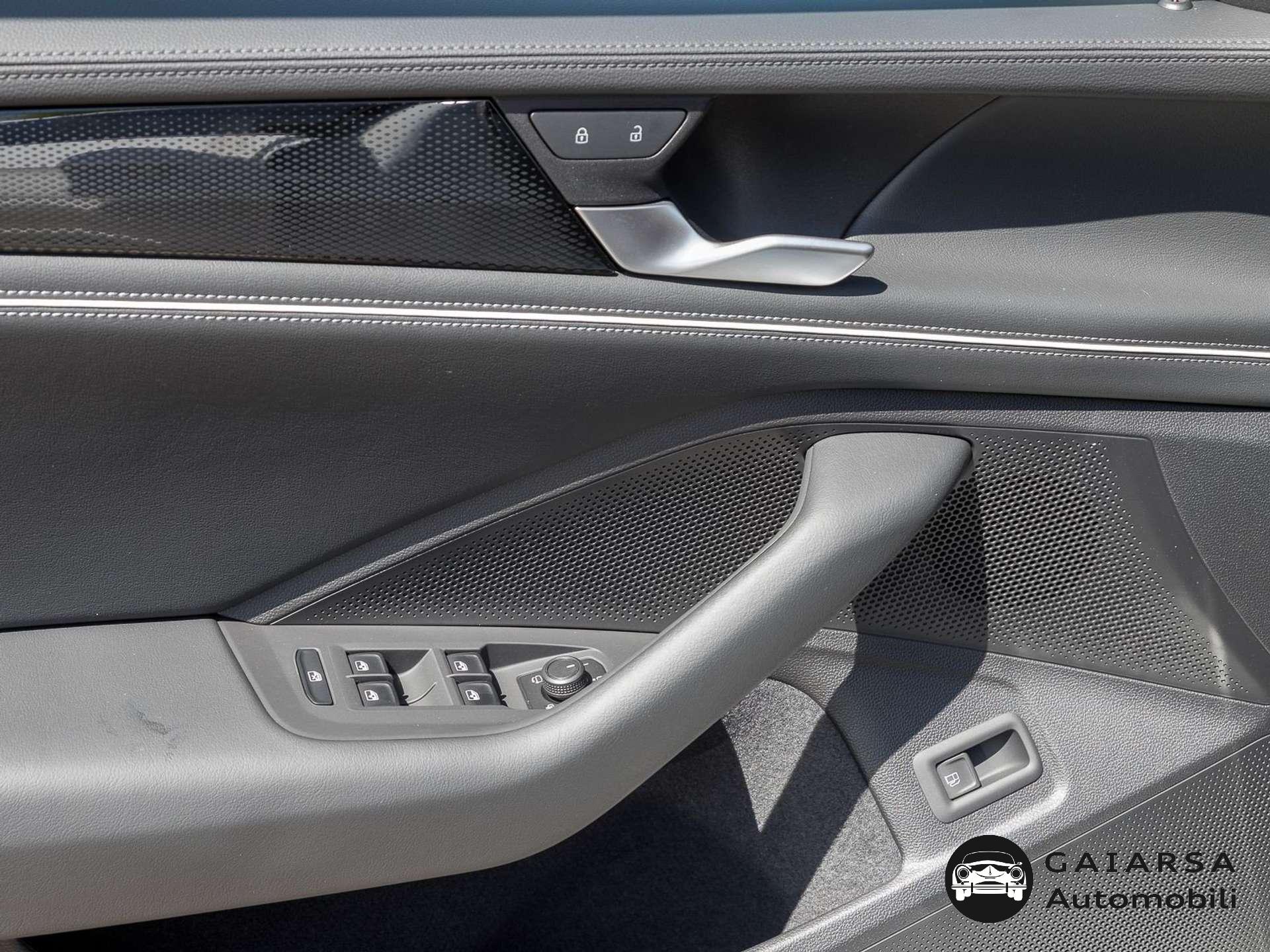 Volkswagen Passat  Passat Variant 1.5 tsi ehybrid Business 204cv dsg