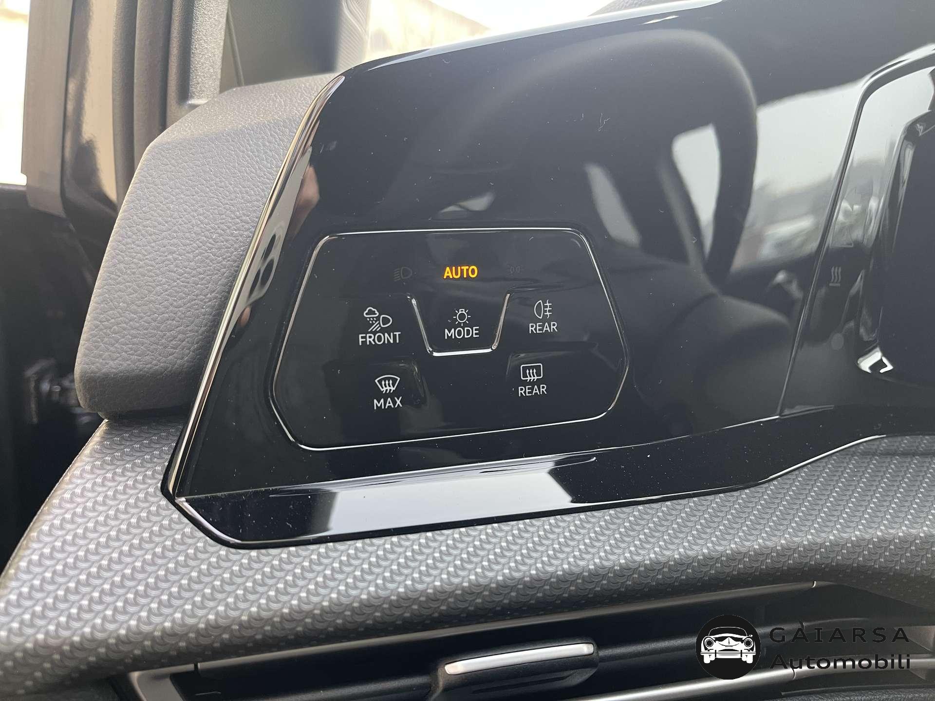 Volkswagen Golf  Golf VIII 1.5 etsi evo R-Line 150cv dsg