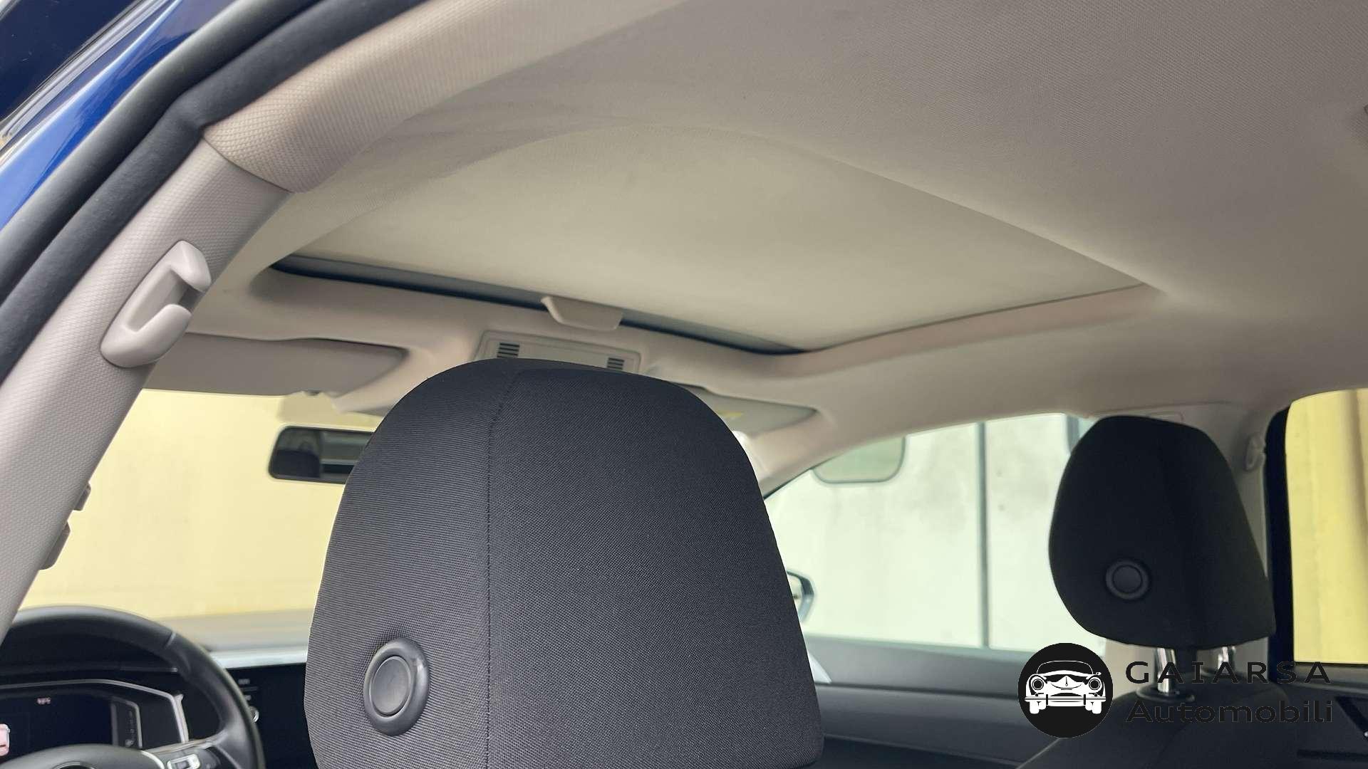 Volkswagen Polo  Polo 5p 1.0 tsi Highline 115cv dsg R-LINE