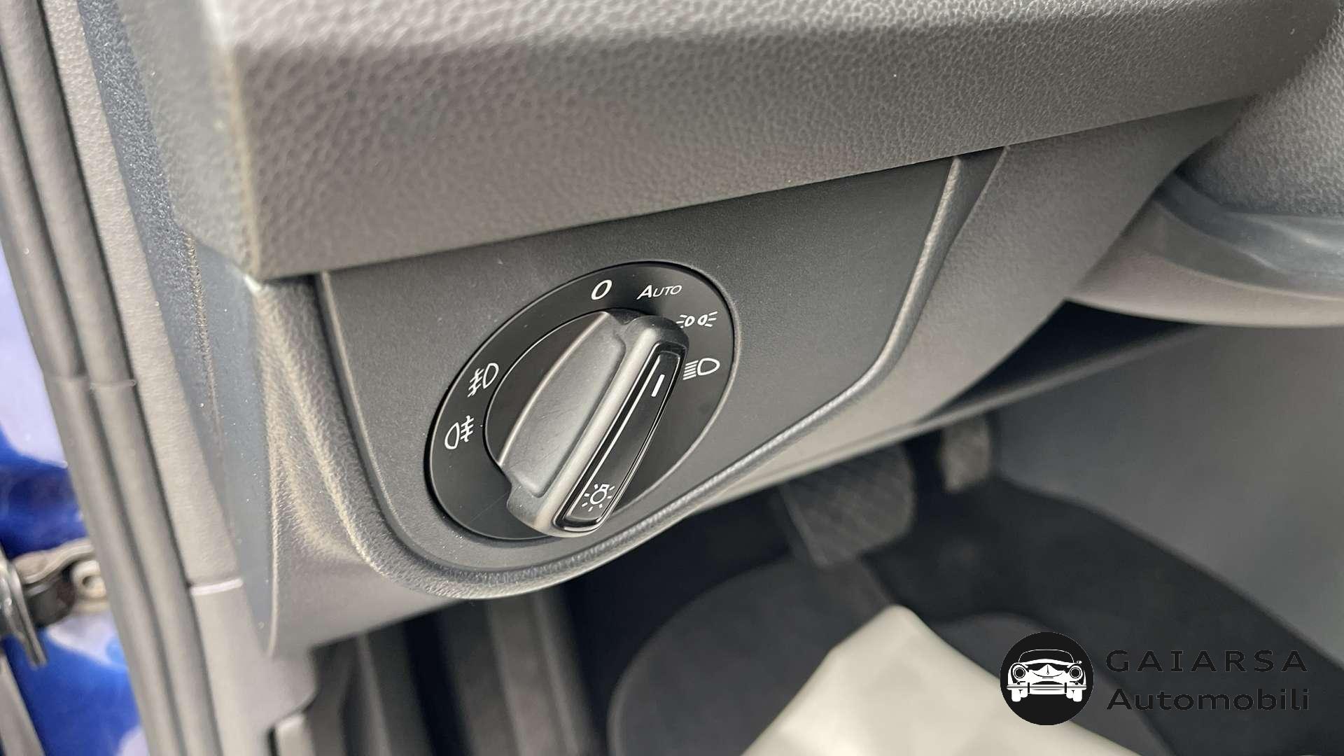 Volkswagen Polo  Polo 5p 1.0 tsi Highline 115cv dsg R-LINE