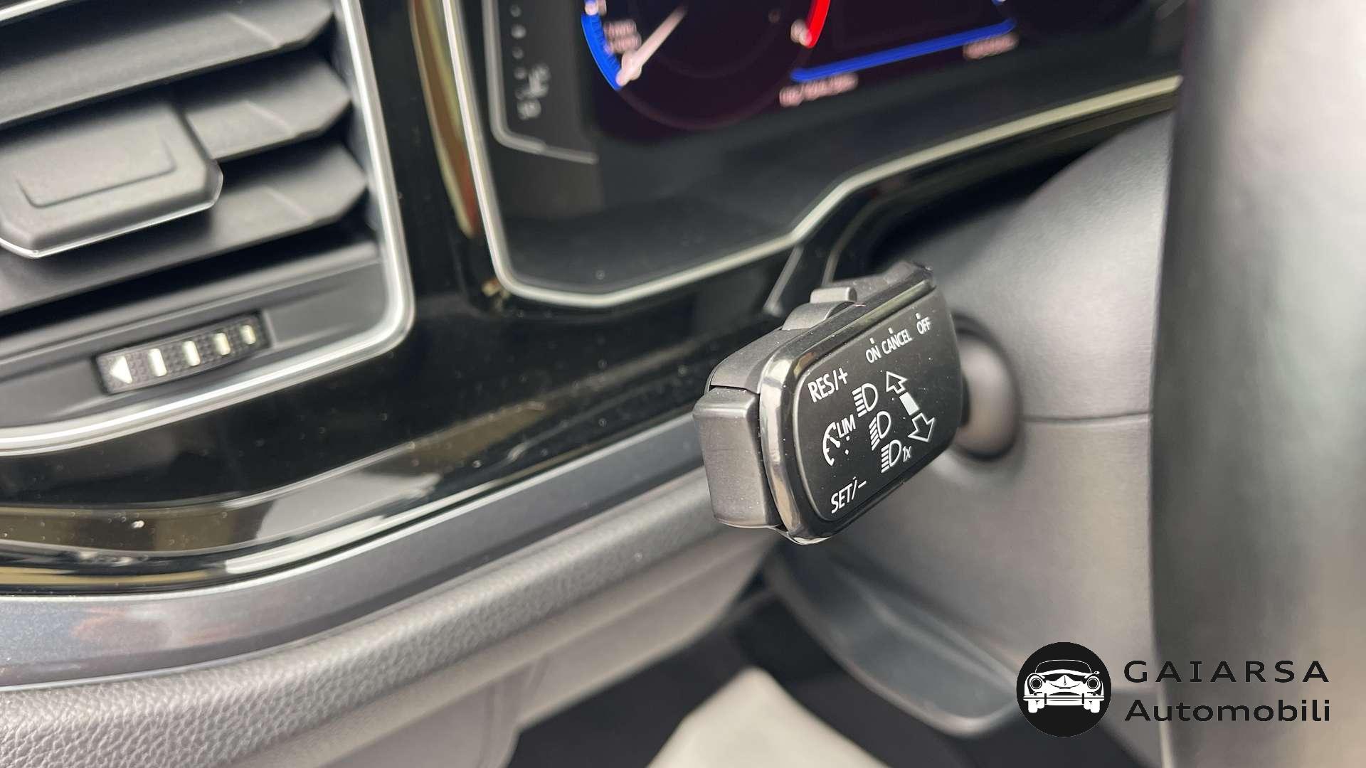 Volkswagen Polo  Polo 5p 1.0 tsi Highline 115cv dsg R-LINE