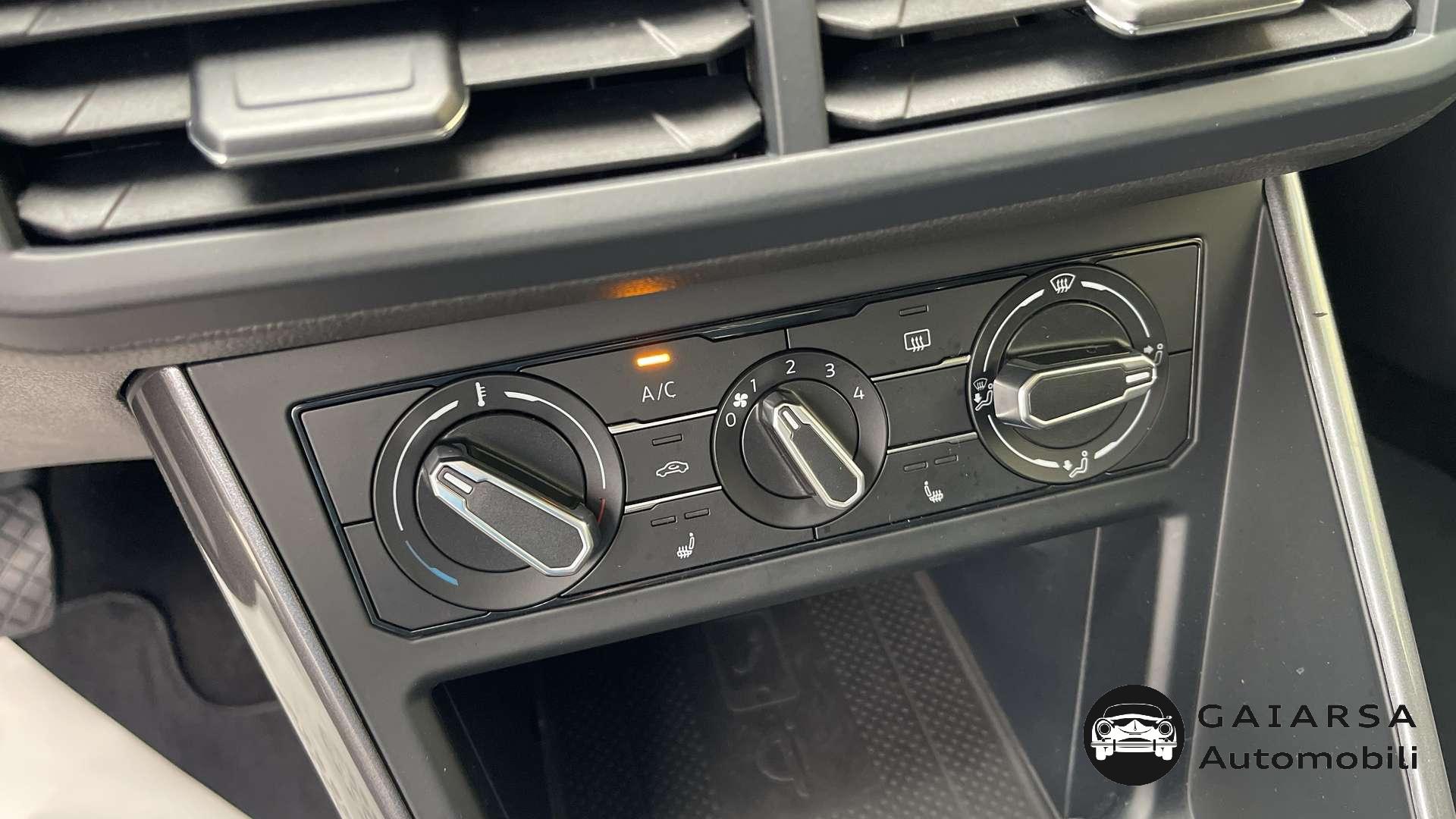 Volkswagen Polo  Polo 5p 1.0 tsi Highline 115cv dsg R-LINE