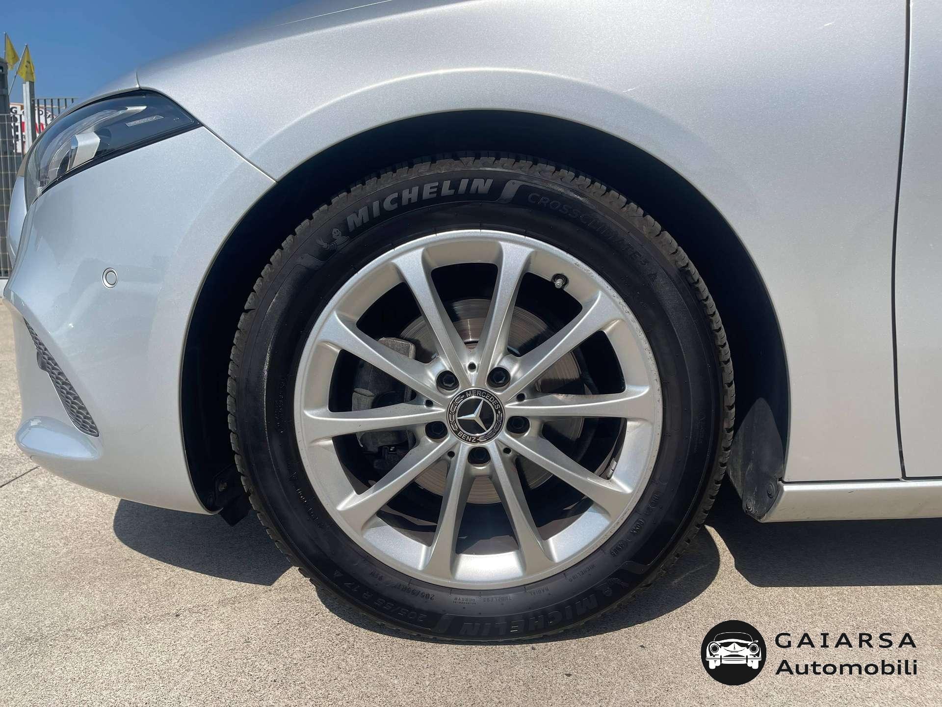 Mercedes-Benz A 180  A 180 d Sport auto