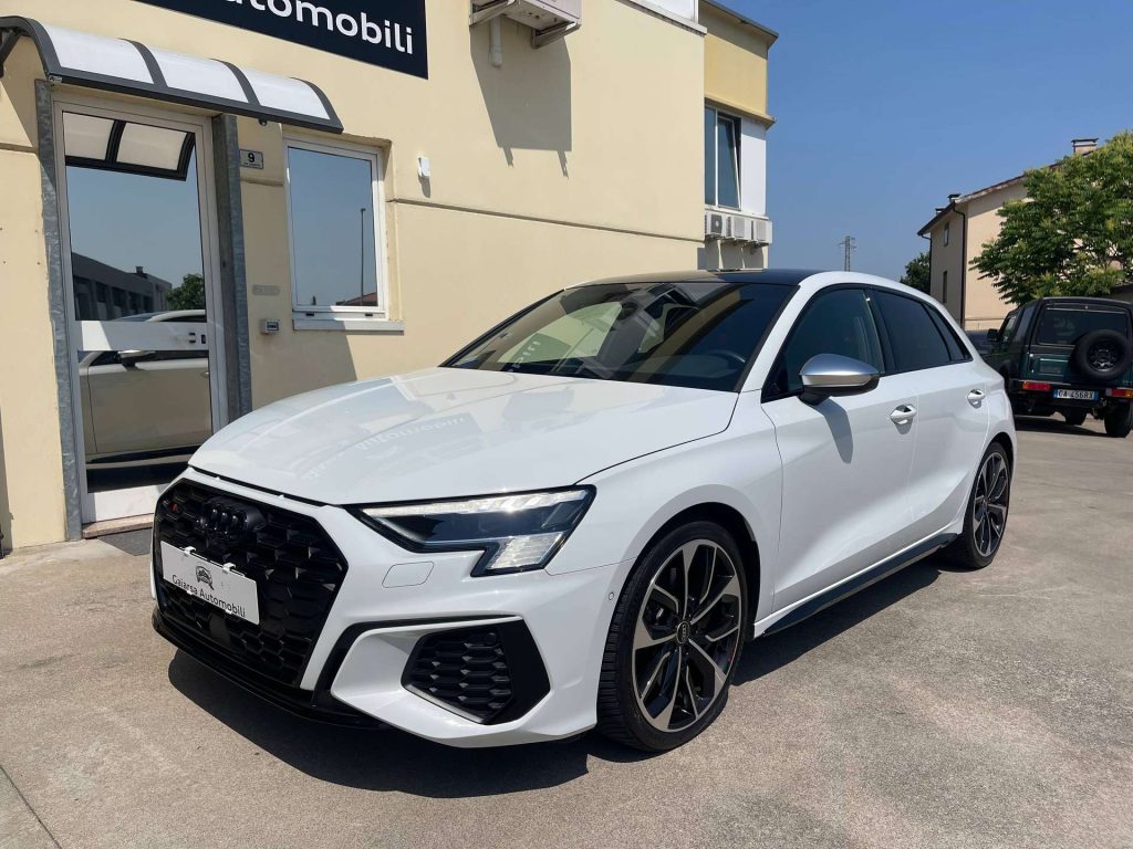 Audi S3  S3 Sportback 2.0 tfsi Sport Attitude quattro s-tro