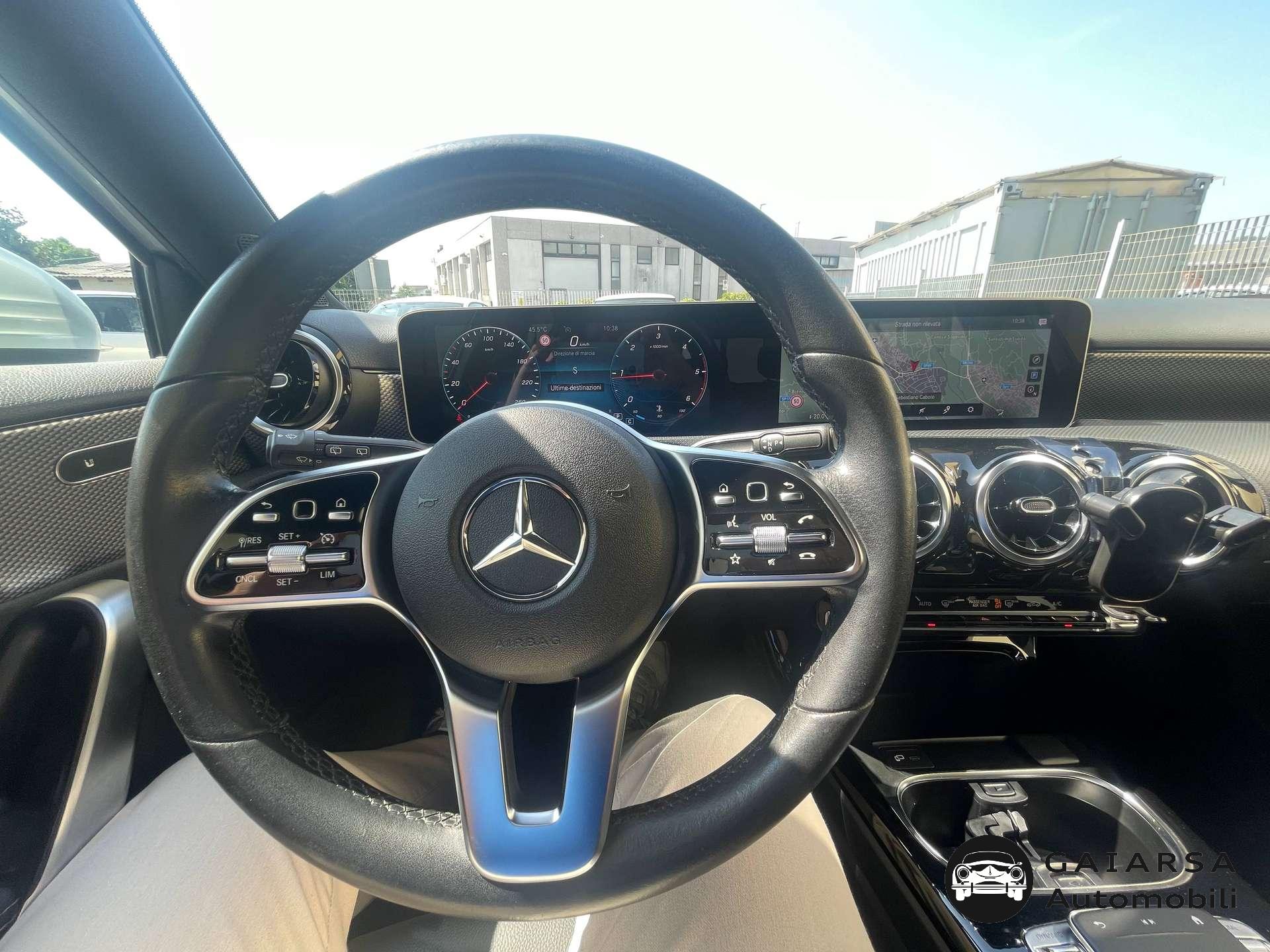 Mercedes-Benz A 180  A 180 d Sport auto