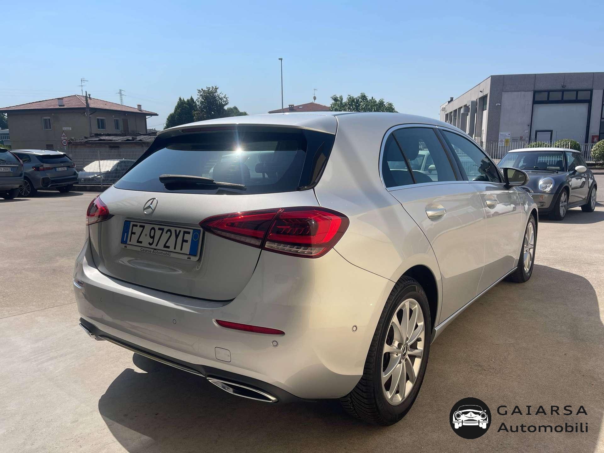 Mercedes-Benz A 180  A 180 d Sport auto