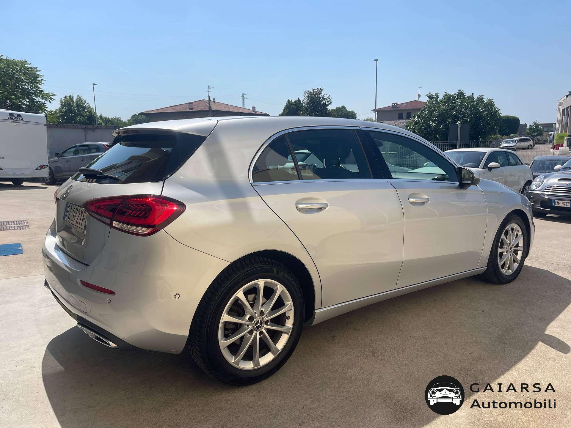 Mercedes-Benz A 180  A 180 d Sport auto