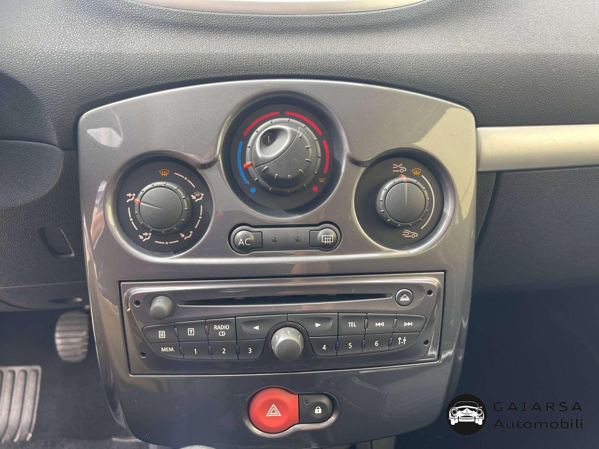 Renault Clio  Clio III 2009 5p 1.2 16v Dynamique