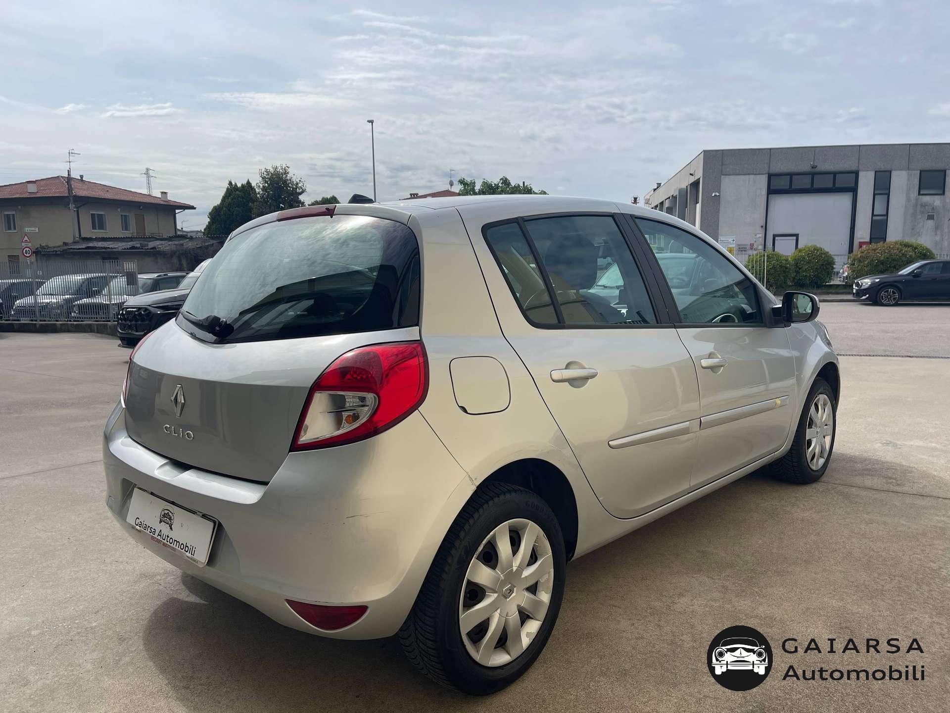 Renault Clio  Clio III 2009 5p 1.2 16v Dynamique