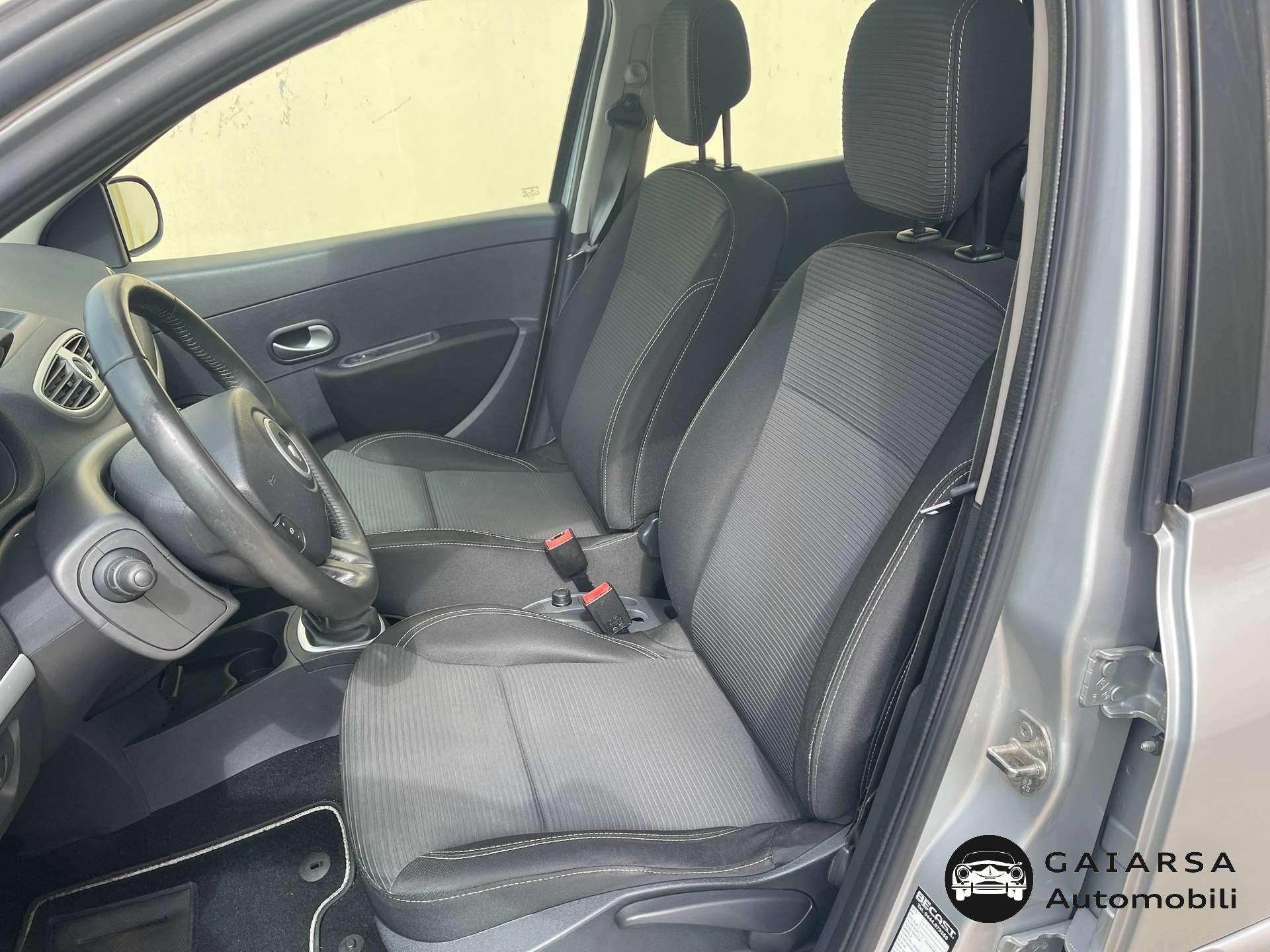 Renault Clio  Clio III 2009 5p 1.2 16v Dynamique