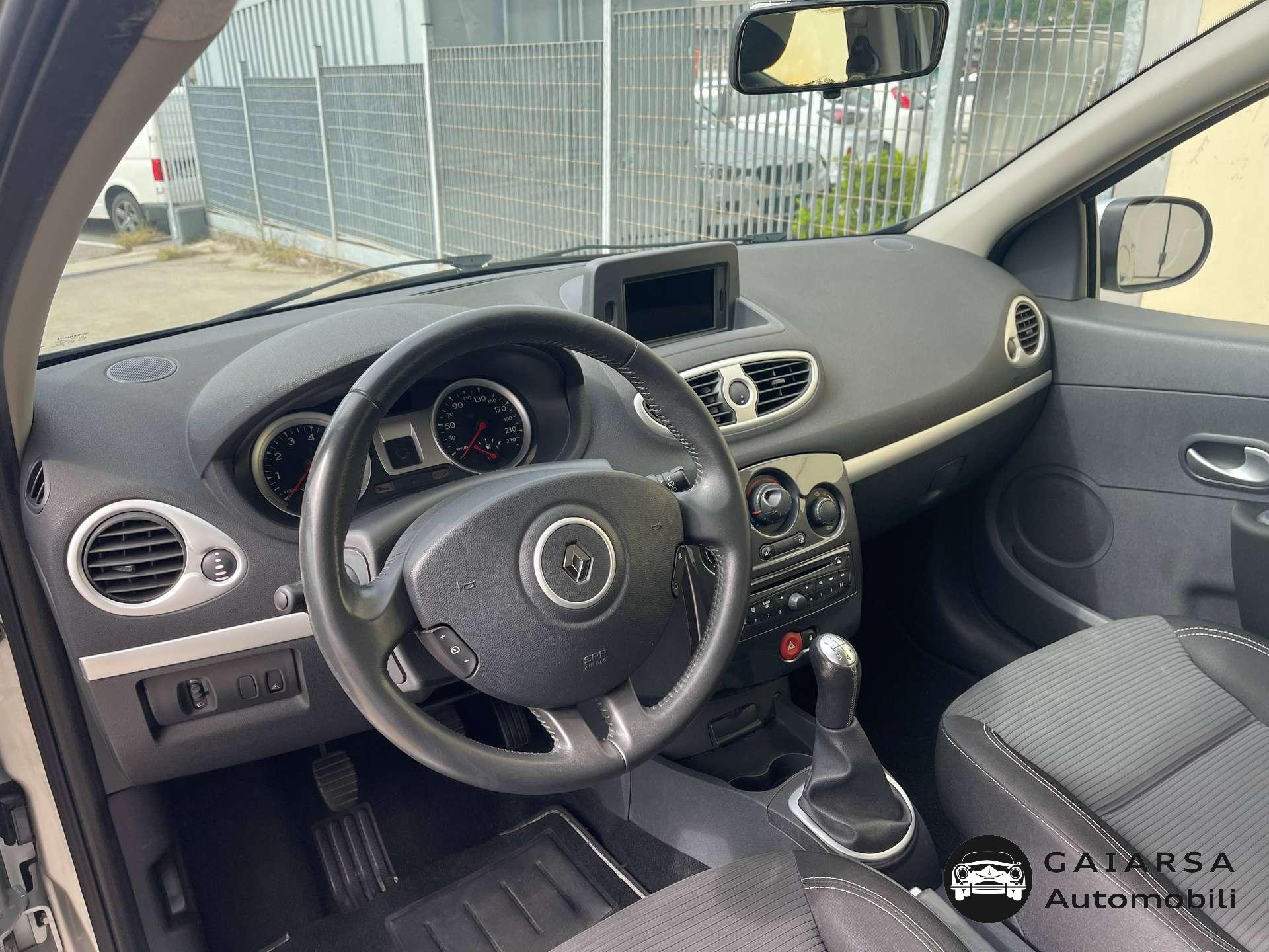 Renault Clio  Clio III 2009 5p 1.2 16v Dynamique