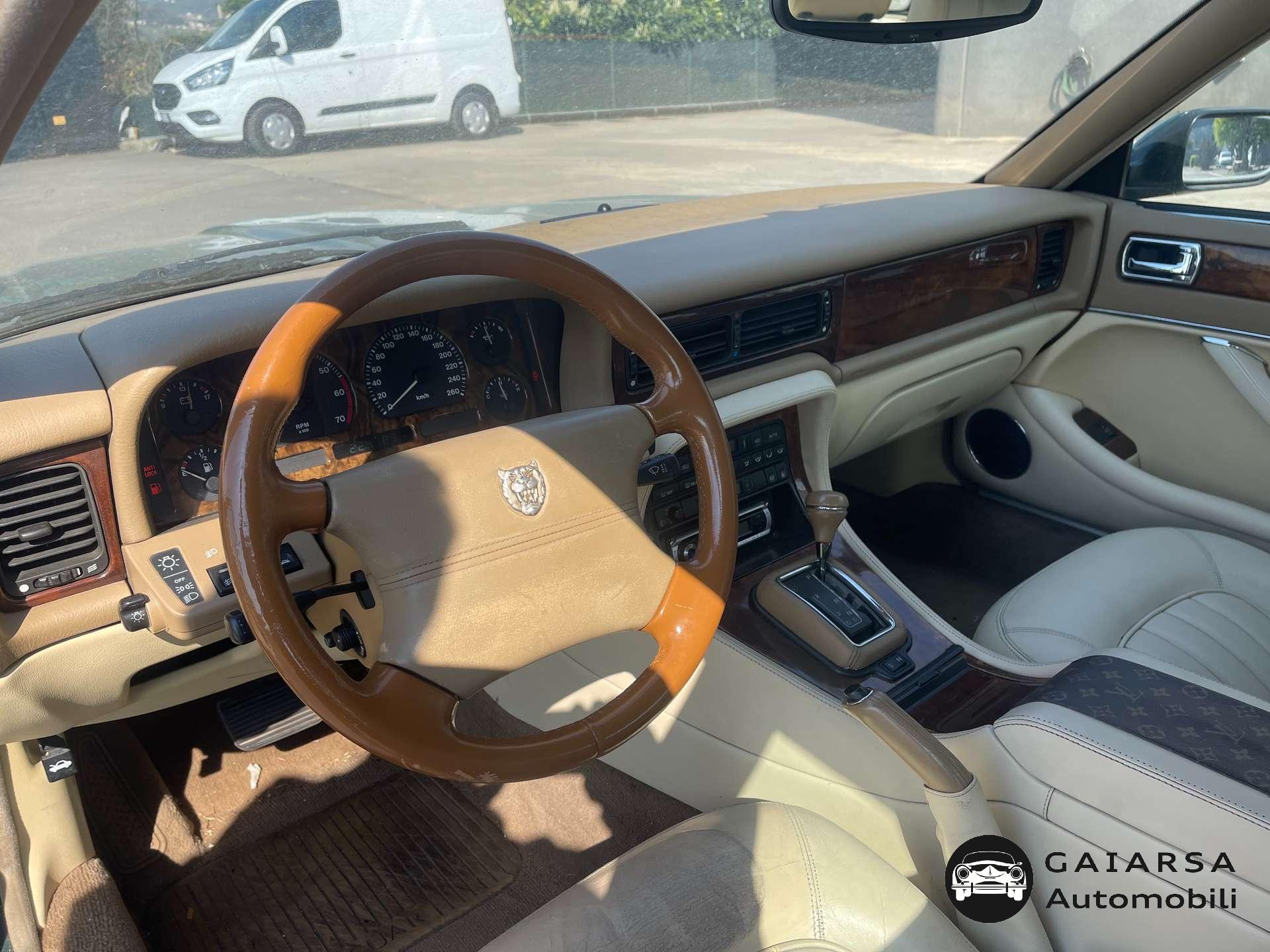 Jaguar XJ  XJ V-VI 4.0 Sovereign